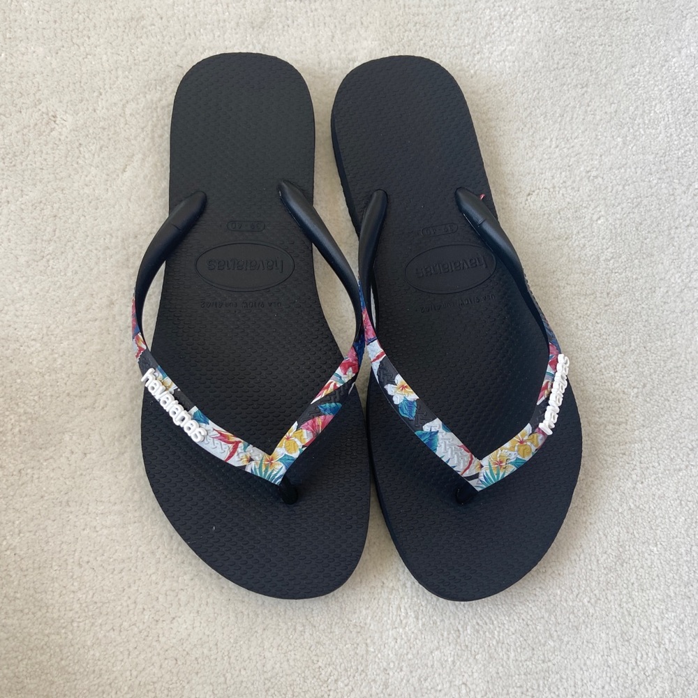 Black with floral thong Havianas size 39-40
